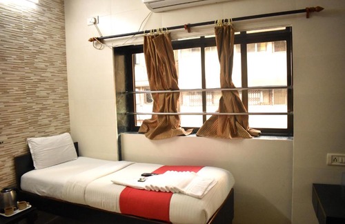 Masjid Bandar Hotel | Hotel Kamal - Mumbai Hotels