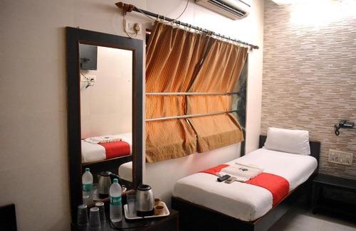 Masjid Bandar Hotel | Hotel Kamal - Mumbai Hotels