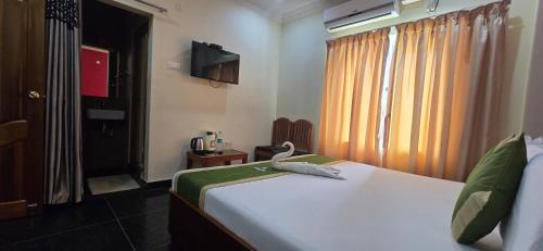 Srikalahasti Hotel | Hotel KCR Grand