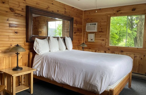 Jones Falls Hotel | Hotel Kenney Rideau