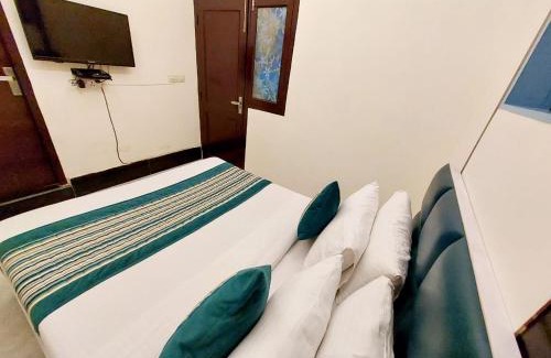 Green Park Hotel | Hotel Khusbu Residency, Green Park Market, South Delhi