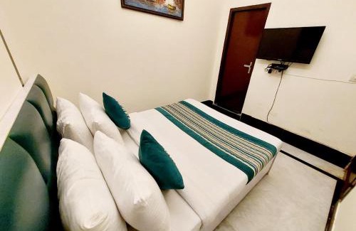 Green Park Hotel | Hotel Khusbu Residency, Green Park Market, South Delhi