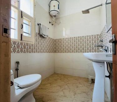 Zirakpur Hotel | Hotel kingston