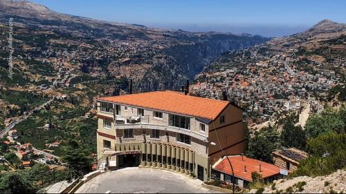 Kfardebian Hotel | Hotel L'Aiglon
