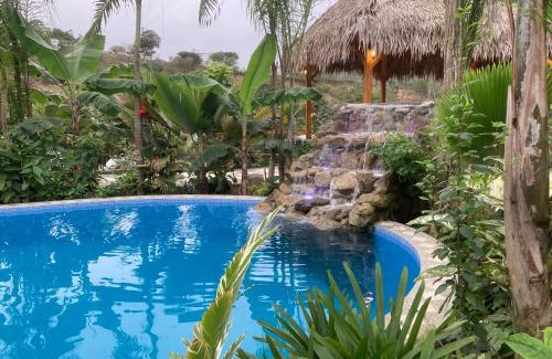 Puerto Lopez Hotel | Hotel La Costa International Salango