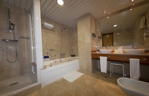 Quesada Hotel | Hotel La Laguna Spa And Golf