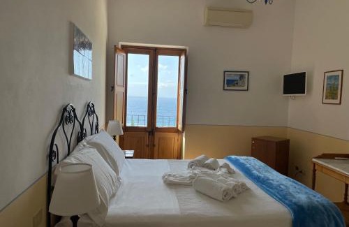 Pollara Hotel | Hotel La Locanda Del Postino