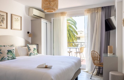 Cap-d'Antibes Hotel | Hotel La Villa Juan Beach