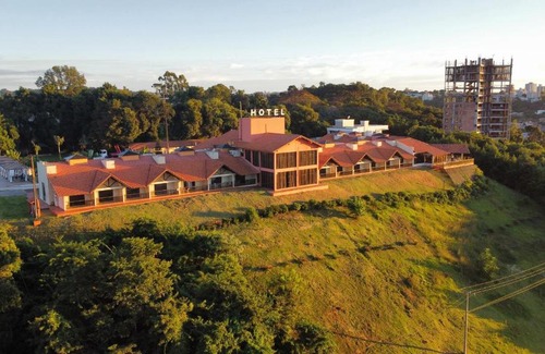 Dois Vizinhos Hotel | Hotel Lago Dourado