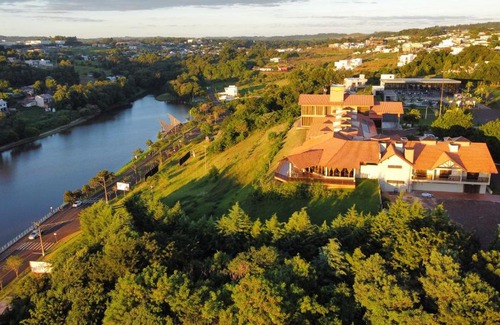 Dois Vizinhos Hotel | Hotel Lago Dourado
