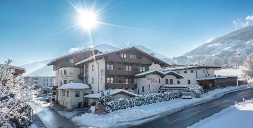 Fuegen Hotel | Hotel Landhaus Zillertal