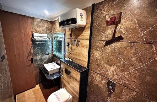 Kanpur Hotel | Hotel Lata Continental