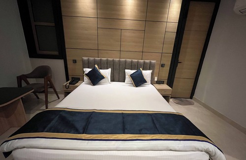 Kanpur Hotel | Hotel Lata Continental