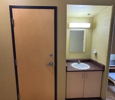 Waterloo Apartment | Hotel Laurier - King Street Residence