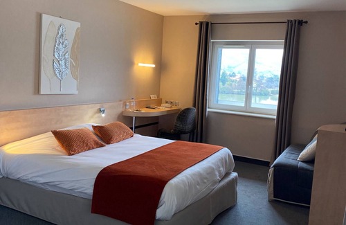 Les Roches-de-Condrieu Hotel | Hotel le Bellevue