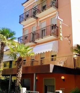 Old Town Hotel | Hotel Le Star
