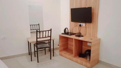 Sector 62 Hotel | Hotel Lemon Suites And Banquet - Noida Sector 62