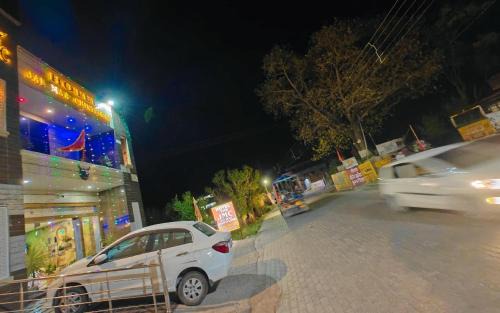 Amb Hotel | Hotel Maa Chintpurni International