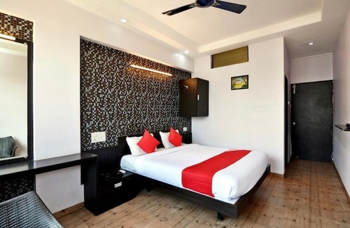 Kolhapur Hotel | Hotel Majestic
