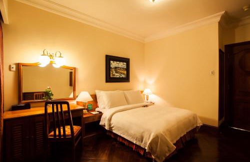 Bach Dang Riverside Hotel | Hotel Majestic Saigon