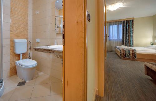 Divaca Hotel | Hotel Malovec