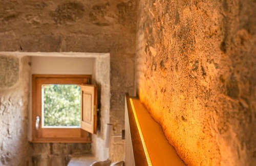Avinyonet de Puigventos Hotel | Hotel Mas Bosch 1526