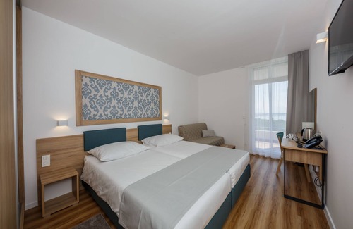 Seget Donji Hotel | Hotel Medena