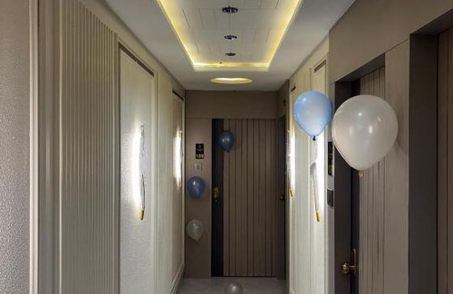 Surat Hotel | Hotel Merito Surat