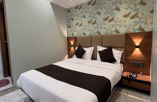 Chandkheda Hotel | Hotel Moon Light Isanpur Ahmedabad