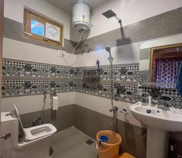 Zirakpur Hotel | Hotel New Infraview - luxuries rooms with Cooled AC