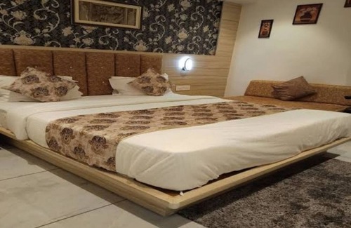 Ahmedabad Hotel | Hotel Nilkanth motera