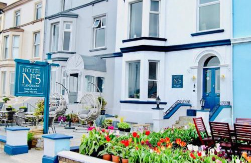 Llandudno Hotel | Hotel No5, Beachfront with Free Private Car Park