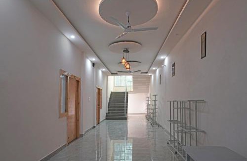 Amritpur Hotel | Hotel O Aditya Residency UK04
