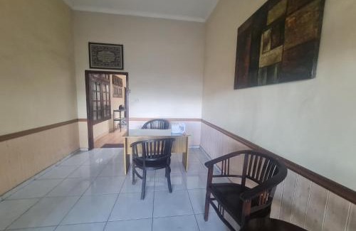 Asrikaton Hotel | Hotel O Arjuna Guest House Syariah