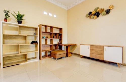 Klaten Selatan Hotel | Hotel O Delia Inn Syariah