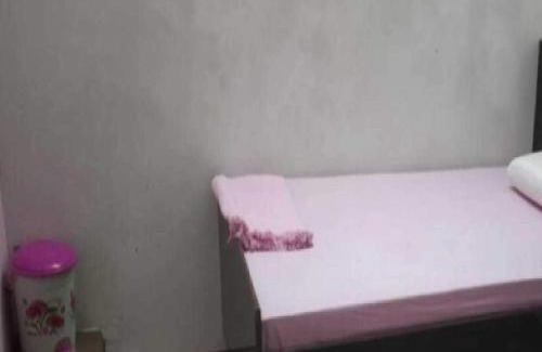 Hasanpur Hotel | Hotel O Diamond