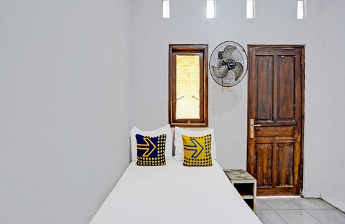 Mojokerto Hotel | Hotel O Fun Guesthouse Syariah