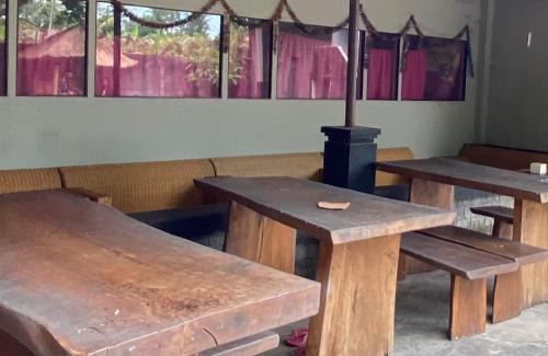 Kecamatan Pringgarata Hotel | Hotel O Gians Homestay Near SMKN 2 Kuripan