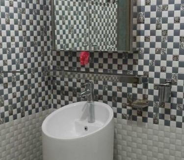 Brein Apartment | Hotel O Home Rose Petal