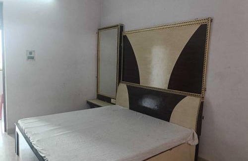 Aligarh Hotel | Hotel O Lord Krishna
