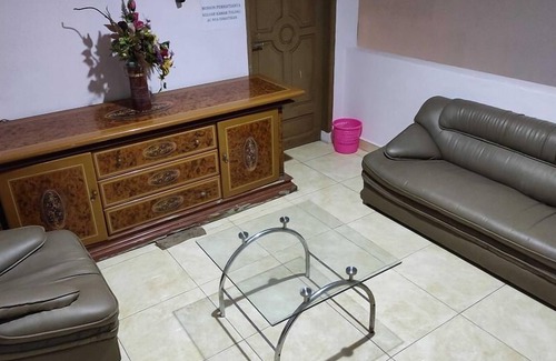 Makassar Hotel | Hotel O Penginapan Noval
