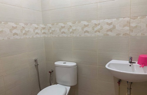 Tetebatu Hotel | Hotel O Pondok Hitung Near GOR Kalegowa