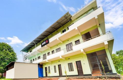 Wadakanchery Hotel | Hotel O Sree Badra Lodge