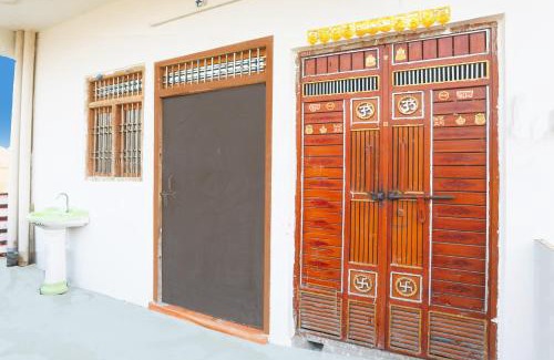 Mainpuri Hotel | Hotel O White House Hotel