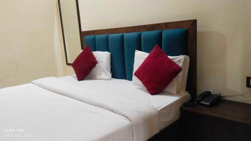 Firozabad Hotel | Hotel O Yaariyan