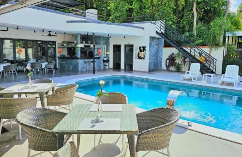 San Bernardino Hotel | Hotel Oasis-Dream Holidays - La Petite France