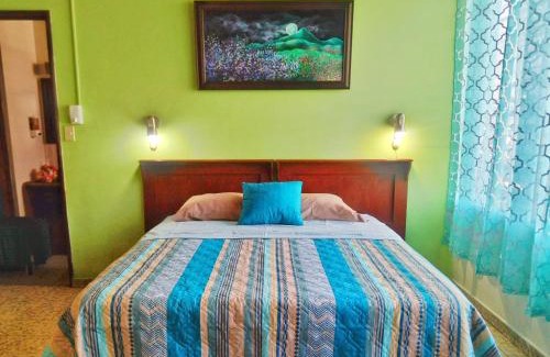 San Salvador Bed & Breakfast | Hotel Oasis