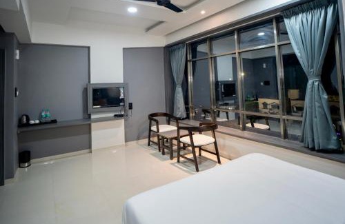 Solapur Hotel | Hotel Oberon
