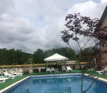 Calimanesti Hotel | Hotel Ostrov