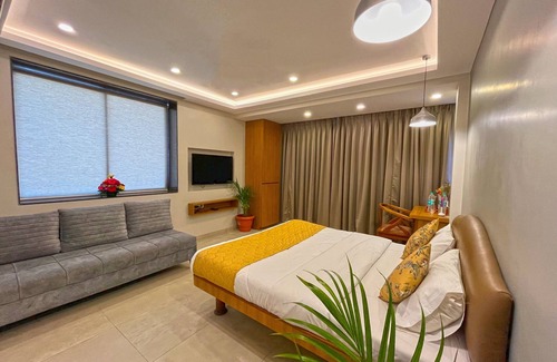 Dadar East Hotel | Hotel Parklane